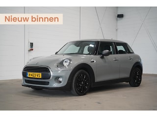 Mini Mini 1.5 Business Edition | Carplay | Parkeersensoren | Cruise | Navi