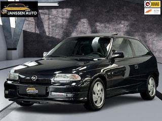 Opel Astra 2.0i-16V GSi | Zeldzaam Mooi | Geheel Origineel | 48.000km | 2e eigenaar | Gedocumenteerd | Topstaat | Uniek