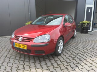 Volkswagen Golf 1.6 FSI Trendline ( ZEER NETTE AUTO )