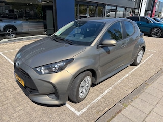 Toyota Yaris 1.5 Hybrid Active | Afn. Trekhaak | Navi By App | Cruise Control | Achteruitrijcamera | Climate Control | !!