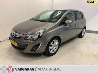 Opel Corsa 1.4-16V BlitZ 5 deurs-Navigatie-parkeersensoren-Airco-trekhaak luxe uitvoering.