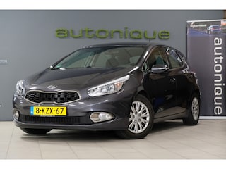 Kia Ceed Cee'd 1.6 GDI Business Pack Navi/camera/clima/cruise/6-bak
