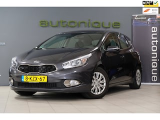 Kia Ceed Cee'd 1.6 GDI Business Pack Navi/camera/clima/cruise/6-bak