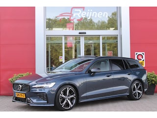 Volvo V60 2.0 T6 350PK Plug-in hybrid AWD Plus Dark | PANORAMISCH SCHUIF/KANTELDAK | PREMIUM AUDIO HARMAN/KARDON | NAVIGATIE VIA GOOGLE AUTO | APPLE CARPLAY / ANDROID AUTO | FULL-LED KOPLAMPEN | VERLICHTINGSPACK 2 | TREKHAAK MET SEMI ELEKTRISCH INKLAPBARE KOGEL 1800KG TREKGEWICHT! | 19'' 5-DOUBLE SPAAKS MATT GRAPHITE / DIAMOND CUT VELGEN | LEDEREN BEKLEDING | POWER SEATS - BESTUURDERS- EN PASSAGIERSSTOEL ELEKTRISCHVERSTELBAAR MET GEHEUGEN, ELEKTRISCH VERSTELBARE  ZITVERLENGERS /LENDESTEUN VIERVOUDIG | STOEL- EN ACHTERBANKVERWARMING | STUURVERWARMING | VOORRUITVERWARMING | PARKEERVERWARMING MET TIMER (STANDKACHEL) | VISUAL PARK ASSIST - CAMERA VOOR + ACHTER INCL. 360 GRADEN VIEW | EXTRA GETINTE ACHTERRUITEN | ELEKTRISCH BEDIENBARE ACHTERKLEP | ELEKTRISCH INKLAPBARE BUITENSPIEGELS |