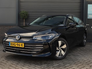 Volkswagen Passat Variant 1.5 eTSI Elegance Business | Trekhaak | 360 Camera | Stoelverwarming