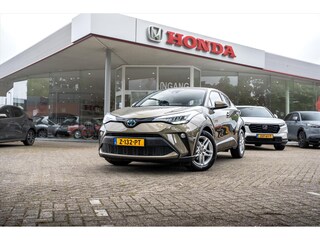 Toyota C-HR 1.8 Full Hybrid Active Automaat | Trekhaak | Hagelnieuwe All Season banden | Dealeronderhouden | DAB | Carplay | Stoelverwarming | Navi | PDC