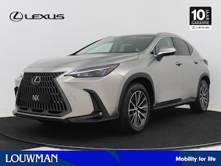 Lexus NX 450h+ AWD Launch Edition | BTW Voertuig | Blind Spot Monitor | Head-Up Display | Stoelverwarming+ stoelventilatie | Elektrische stoel + geheugen | Elektrische achterklep |