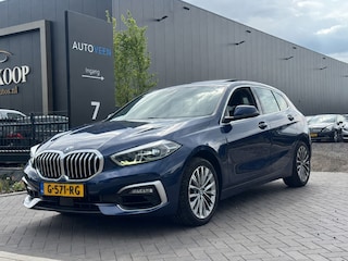 BMW 118i High Executive Edition (PANO, LEDER, STOELVERWARMING, LED)