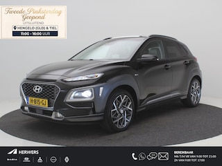 Hyundai Kona 1.6 GDI HEV Premium Automaat / Trekhaak / Lederen bekleding / HUD Display / Navigatie / Adaptieve Cruise Control / Elektrisch stoel voor / Stoel verwarming & koeling voor / NL Auto / Historie aanwezig /