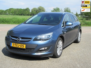 Opel Astra Sports Tourer 1.4 Turbo Berlin + Parkeersensoren