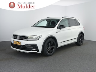 Volkswagen Tiguan 1.5 TSI ACT Highline Business R | Black style | Zwenkhaak | ACC | Winterpakket | Camera |