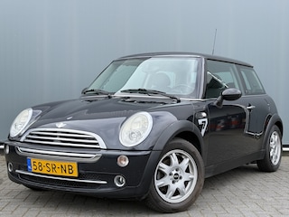 Mini Cabrio BWJ 2006 1.6 90 PK One Seven AIRCO / CRUISE / LMV 15 INCH / ELEK. RAMEN / CENTR. VERGR. + AFSTANDSBED.