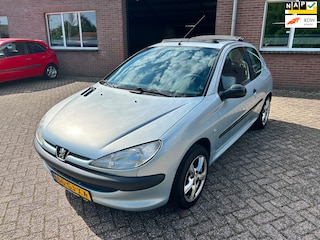 Peugeot 206 1.1 XN // Open dak // Nieuwe APK !!