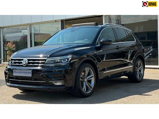 Volkswagen Tiguan 1.5 TSI Highline Business R / PANO / DSG / TREKHAAK