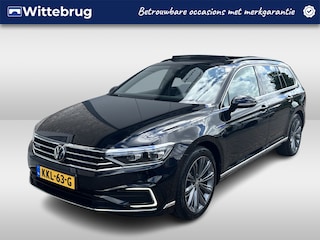 Volkswagen Passat Variant 1.4 TSI PHEV GTE / AUTOMAAT/ PANO/ TREKHAAK/ ACC/ STUUR+STOELVERWARM./ MEMORY SEAT/ MASSAGE/ DODEHOEK/ ELEK.ACHTERKLEP/ PARK.SENSOR.V+A/ CAMERA/ KEYLESS/ APP-CONNECT/ NAVI/ DAB/ CLIMA/ LED/ 18'' LMV