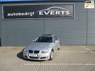 BMW 316i Black & Silver Line Km 166956 Nap !! LET OP loopt op 3 cylinders zeer mooie Nederlandse auto met boekjes erbij