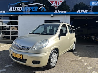 Toyota Yaris Verso 1.3 VVT-i Sol /Airco/Trekhaak/All season/Nieuwe apk