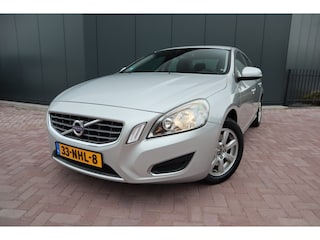 Volvo S60 2.0T Intro Edition Navigatie Trekhaak  Pdc  Etc.
