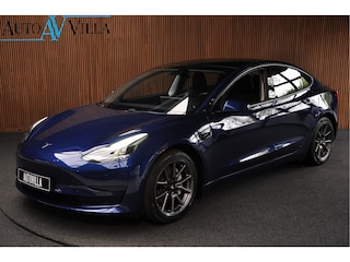 Tesla Model 3 Autopilot ACC Stuurverwarm. Afneemb. trekhaak PDC Leer Navi Panoramadak 360° Elektr. achterklep Stoelverwarming voor & achter Climate voor & achter LM velgen BTW auto!