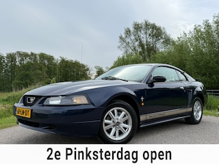 Ford Mustang USA 3.8 V6 Coupé Automaat / Origineel NL / 2e Eigenaar / Mach Audio / Youngtimer / Airco / 16" Velgen / Cruise /