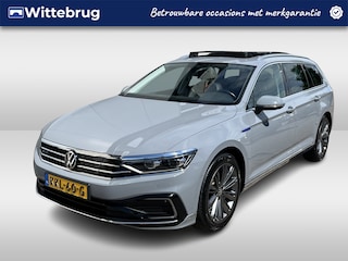Volkswagen Passat Variant 1.4 TSI PHEV GTE / AUTOMAAT/ PANO/ LEER/ STANDKACHEL/ DCC/ 360 CAMERA/ MEMORY SEAT/ MASSAGE/ STUUR+STOELVERWARM./ ACC/ DODEHOEK/ KEYLESS/ ELEK.ACHTERKLEP/ APP-CONNECT/ DAB/ NAVI/ LED/ CLIMA/ 18'' LMV