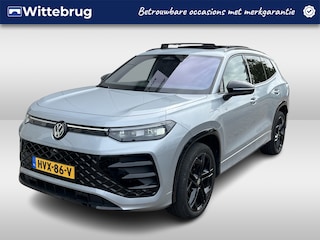 Volkswagen Tayron 1.5 eHybrid R-Line Edition / AUTOMAAT/ 2X-LINE/ GARANTIE TM 08-2029/ PANO/ ACC/ TREKHAAK/ MASSAGE/ PARK.SENSOR.V+A/ 360 CAMERA/ STUUR+STOELVERWARM.V+A/ DODEHOEK/ APP-CONNECT/ KEYLESS/ IQ.LIGHT/ ELEK.ACHTERKLEP/ 20'' LM