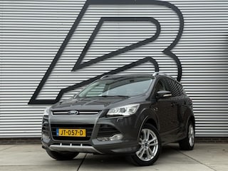 Ford Kuga 1.5 Titanium Styling Pack 1e Eigenaar|Navi|Pano|Trekhaak|Camera|Clima|Cruise|Stoelverwarming|Leder|N.A.P|Nieuwe APK bij Aflevering