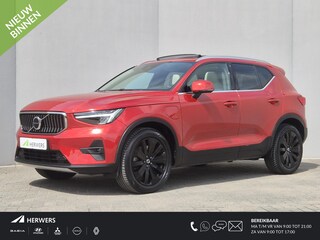 Volvo XC40 1.5 T4 Plug-in hybrid Ultimate Bright / Dealer onderhouden / All season banden / Glazen schuif- en kanteldak / Trekgewicht 1800 kg / Stuur- Stoel & Voorruitverwarming / Elektrische achterklep / Achteruitrijcamera / Harman/Kardon Audio Systeem /
