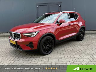 Volvo XC40 1.5 T4 Plug-in hybrid Ultimate Bright / Dealer onderhouden / All season banden / Glazen schuif- en kanteldak / Trekgewicht 1800 kg / Stuur- Stoel & Voorruitverwarming / Elektrische achterklep / Achteruitrijcamera / Harman/Kardon Audio Systeem /