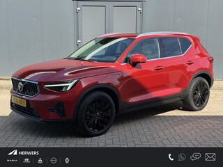 Volvo XC40 1.5 T4 Plug-in hybrid Ultimate Bright / Dealer onderhouden / All season banden / Glazen schuif- en kanteldak / Trekgewicht 1800 kg / Stuur- Stoel & Voorruitverwarming / Elektrische achterklep / Achteruitrijcamera / Harman/Kardon Audio Systeem /