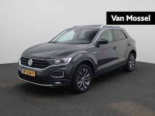 Volkswagen T-Roc 1.0 TSI Style 116 PK| Origineel Nederlands | Panoramadak | Trekhaak | Navigatie | Parkeersensoren | Digitale Cockpit Pro | Climatronic | Achteruitrijcamera