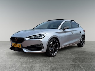 Cupra Leon 1.4 204pk e-Hybrid Adrenaline Glazen schuif/kanteldak | Petrol Blue leather seats | Achteruitrijcamera