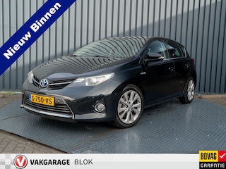 Toyota Auris 1.8 Hybrid Executive | Keyless | 17'' | Stoelverwarming | Camera | PDC V&A | Prijs Rijklaar!!
