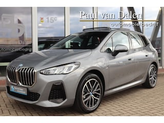 BMW 2-serie Tourer (u06) 225e XDRIVE 245PK M-SPORT SHADOW LINE Panodak | Navi | Camera | Widescreen | Live Cockpit | 18 inch Lm |