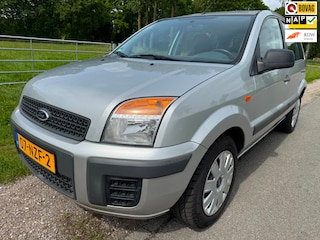 Ford Fusion 1.4-16V Cool & Sound top onderhouden met airco en trekhaak