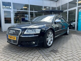 Audi A8 5.2 S8