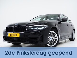 BMW 5-serie Touring 530e xDrive | LED Grille |  Leder | Camera | Adaptive Cruise | Sfeerlicht | Dodehoek | Carplay