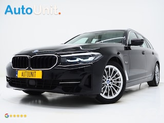 BMW 5-serie Touring 530e xDrive | LED Grille | Leder | Camera | Adaptive Cruise | Sfeerlicht | Dodehoek | Carplay