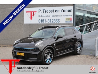 Lynk & Co 01 1.5 Panoramadak/Achteruitrijcamera/Apple carplay/Lane assist/Adaptive cruise control/Navigatie/Climate control/Stoelverwarming/Dodehoek detectie/Elektrisch sluitende achterklep/Elektrisch verstelbare stoel met geheugen