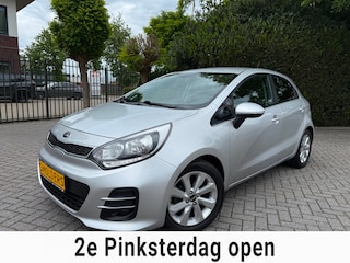 Kia Rio 1.2 CVVT DynamicLine, Clima, Achteruitrijcamera, Cruise Control, Navigatie, LM-velgen 16" & all-season banden, 1e eigenaar