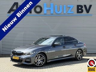 BMW 330i High Executive M Sport Schuif-/ Kanteldak 19 Inch Wegklapbare trekhaak Achteruitrijcamera Carplay Stoelverwarming
