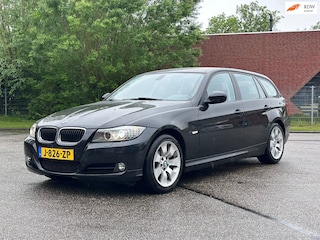 BMW 3-serie Touring 318i Luxury Line Cruise*Xenon*Clima*LM*Stoelverwarming*Parkeersensoren*Dealer onderhouden*