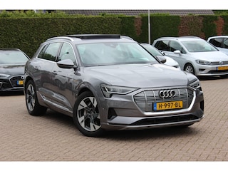 Audi e-Tron 50 quattro Launch edition plus 71 kWh / SoH 91,9% / Panoramadak / Camera / Luchtvering / Intr.voorverwarming / Leder&Alcantara / 20'' / Navigatie / DAB / Stoelverwarming / ACC