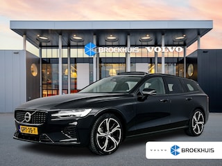 Volvo V60 T8 Recharge Ultra Dark | 19" | Trekhaak | Getint Glas | Panoramadak | Head-Up | Harman Kardon | Elektr. verst. Stoelen | Parkeercamera | Stoel/Stuur/Achterbankverwarming | Adaptieve Cruise | BLIS | Keyless