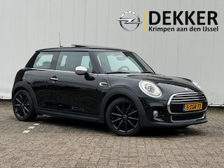 Mini Cooper 1.5 Chili met Panoramadak, Navi, Stoelverwarming, NL-auto, 1e Eigenaar!