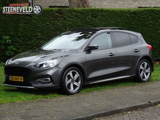 Ford Focus 1.0 125pk Active met Camera, Panoramadak en Trekhaak