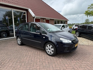 Ford Focus 1.6 16V TREND NIEUWE APK