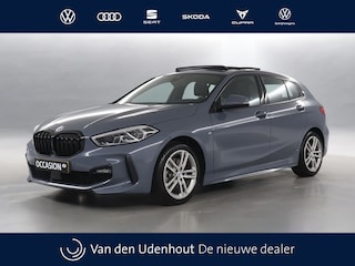 BMW 118i Business Edition Automaat / Navigatie / Panoramadak / Leder