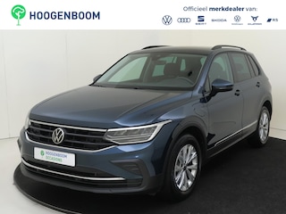 Volkswagen Tiguan 1.4 TSI eHybrid Life Business | SoH 95% | Keyless | Dodehoek detectie | Navigatie | Achteruitrijcamera | Adaptieve cruise control | Elektrische achterklep | CarPlay | 3-zone airco |