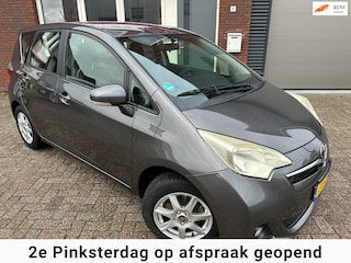Toyota Verso-S 1.3 VVT-i Aspiration / Camera / Navi / AUT / NAP / Clima